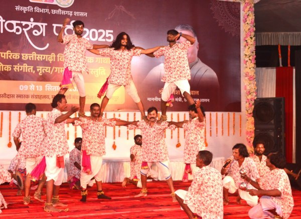 ताल, लय और उत्साह से गूँजी छत्तीसगढ़ी संस्कृति, ऐसा था पंथी का जुनून, देखें Photo..(photo-patrika)