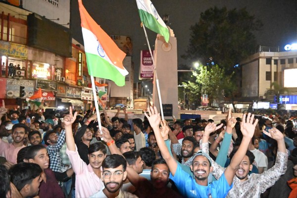 एशिया कप में भारत की पाकिस्तान पर जीत, रायपुर में जश्न का माहौल, देखें Photo 
