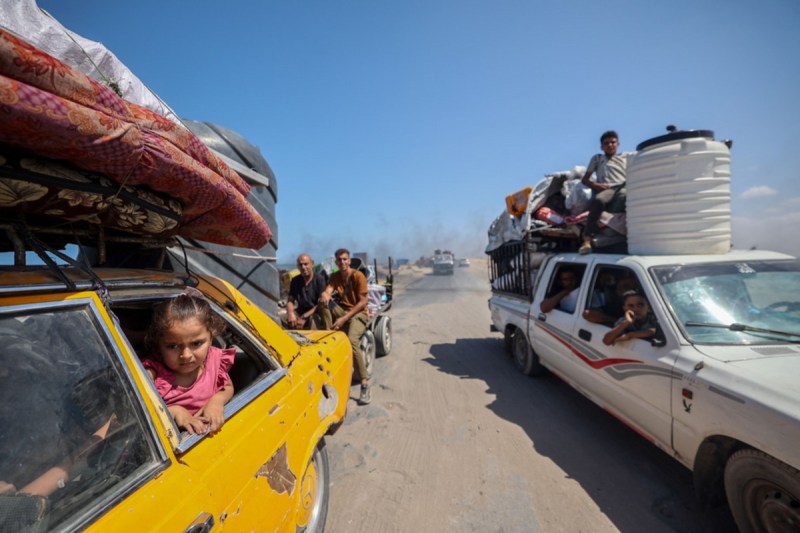 Palestinians fleeing Gaza City