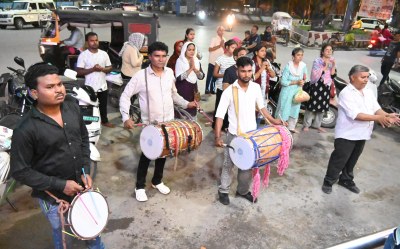 पत्रिका के स्थापना दिवस पर उत्सव, आतिशबाजी, काली माता मंदिर में भव्य आरती