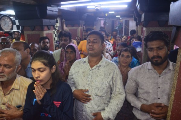 पत्रिका के स्थापना दिवस पर पूजा अर्चना।