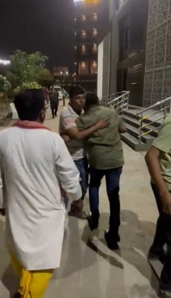 हेड कांस्टेबल ने नशे में किया अभद्र व्यवहार - image