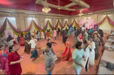 जयपुर के जेएलएन मार्ग स्थित जेनपेक्ट के सामने ‘मैरिज पैराडाइज’ में महोत्सव की वर्कशॉप