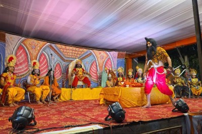 भगवान राम ने तोड़ा शिव धनुष... जैकारों से गूंजी थारनगरी