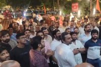 VIP darshan controversy villagers stopped in khajrana ganesh mandir mp news