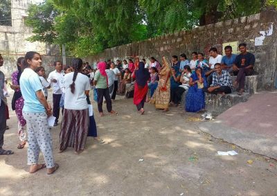 इसमें चतुर्थश्रेणी के 53 हजार 749 पदों के लिए करीब पौने 25 लाख परीक्षार्थी पंजीकृत है। इस दौरान प्रदेशभर में परीक्षार्थियों की काफी गहमा-गहमी रहेगी।