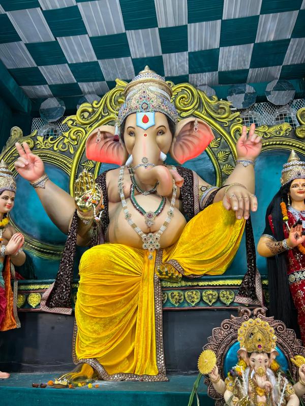 CG Ganesh Utsav 2025: रायपुर में गणेश चतुर्थी की धूम, अनोखे पंडाल बने आकर्षण का केंद्र