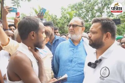दरभंगा पहुंचे तेजस्वी यादव