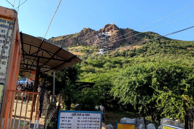 बीजासन माता मंदिर पर रोप-वे की घोषणा कागजों में ही रह गई