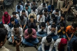 रात 12 बजे पुलिस की रेड, हॉल में 32 युवक-युवतियां देख सब रह गए हैरान, ज्यादातर
नॉर्थ ईस्ट के - image