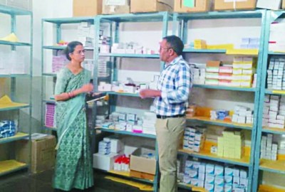 औषधि निरीक्षक ने लिया 4 दवाओं का सैंपल