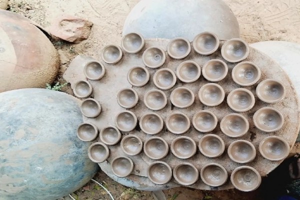 Earthen lamps