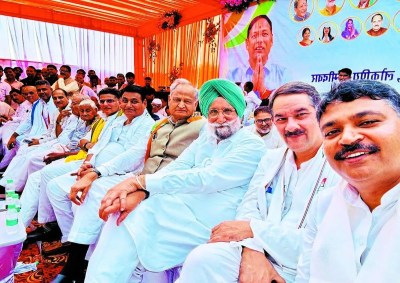 कांग्रेस ने बुधवार को अन्ता विधानसभा सीट पर उपचुनाव के लिए चुनावी शंखनाद कर दिया। पार्टी प्रत्याशी प्रमोद जैन भाया के नामांकन के साथ आयोजित सभा में प्रदेश प्रभारी, पूर्व मुख्यमंत्री, पूर्व उपमुख्यमंत्री और कई वरिष्ठ नेता एक मंच पर दिखाई दिए।