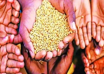 गेहूं की सरकारी खरीद के दौरान 50 किलो का कट्टा तोल कर किसानों को भुगतान किया जाता है। कट्टे पर भारतीय खाद्य निगम व 50 किलो का वजन अंकित किया जाता है, लेकिन बाद में जब यह कट्टा डीलर तक पहुंचता है तो उसे बिना तुलाई कर औसत वजन 51 से 52 किलो तक बताकर थमाया जा रहा है।