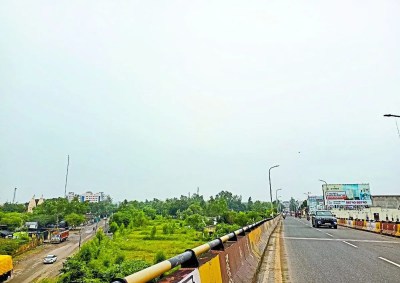 रविवार की शाम को शुरू हुई बारिश का दौर 30 घंटों से भी अधिक समय तक जारी रहा। इससे तापमान में कमी आई और लोगों ने ठंडक महसूस की। हालांकि इससे मौसम सुहावना हो गया है। सुबह-शाम की ठंड के बीच अब मौसम विभाग ने बुधवार को भी बारिश का अलर्ट जारी किया है।