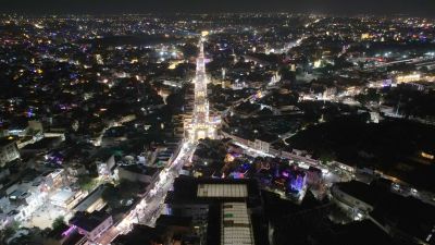 दीपावली आज: खा जाए नजर धोखा, जुगनूं हैं या फुलझड़ियां