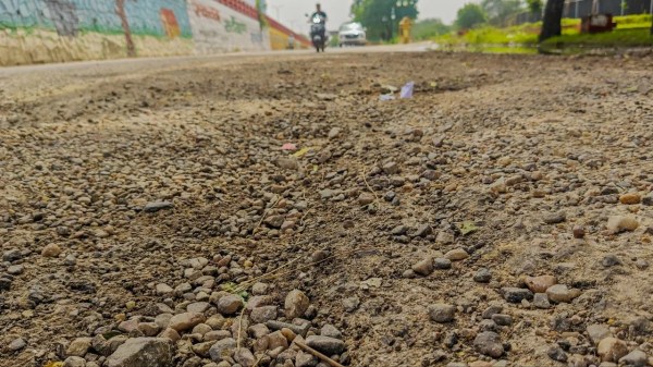 Damaged road in jaipur