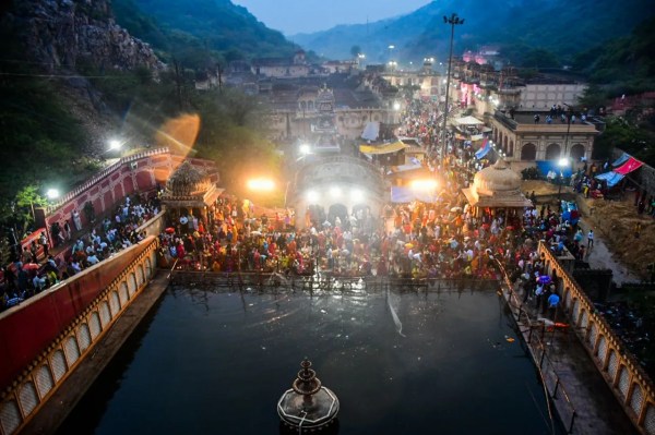 Chath Puja in galta ji