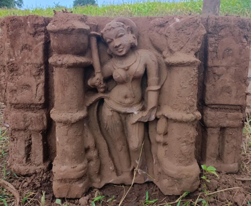10th 11th century statues found in Damoh in MP