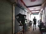 बाहर के महंगे मजदूर बुलावाकर पुताई व सफाई करवा रहे लोग