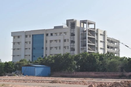 जेएलएन अस्पताल में 190 बेड का अस्पताल भवन