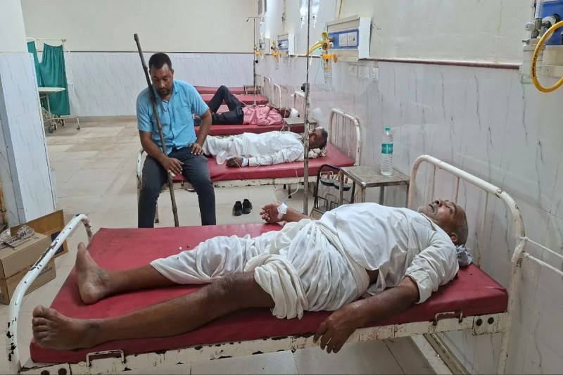 जमीनी विवाद को लेकर 2 पक्षों में झगड़ा, 3 जने घायल Two parties clash over land dispute, 3 injured