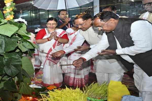 करम परब पर्व 2025 में शामिल हुए CM साय (फोटो सोर्स- DPR)