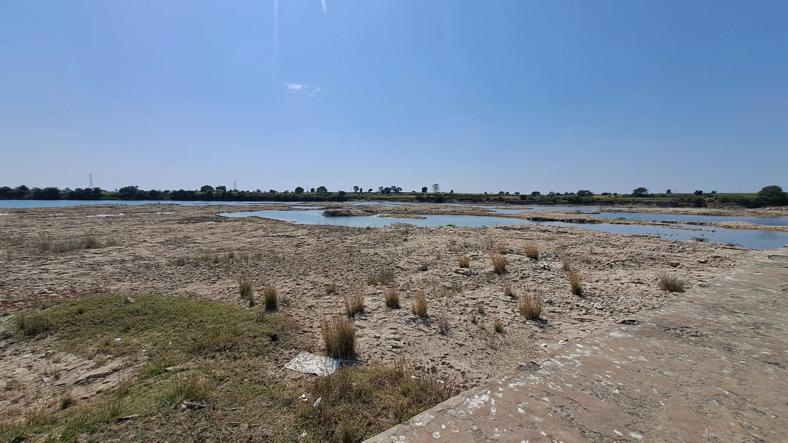 A small dam and pump house will be built on the Chhapret Ghat of the Bina River, water will come from the Hanuta Dam for irrigation.