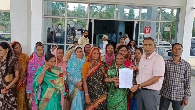 कहा गांव में जगह- जगह बिक रही अवैध शराब, बिक्री पर तत्काल लगाई जाए रोक