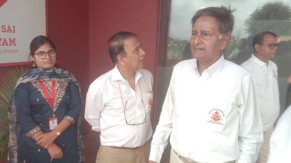 ग्रीनीश वर्ल्ड रिकॉर्ड कार्यक्रम में पहुंचे सुनील गावस्कर, सत्य साईं हॉस्पिटल में बने मुख्य अतिथि... Photo