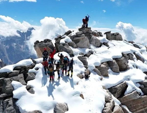 CG News: आदिवासी युवाओं ने जगतसुख पीक पर खोला नया मार्ग, देखें तस्वीरें