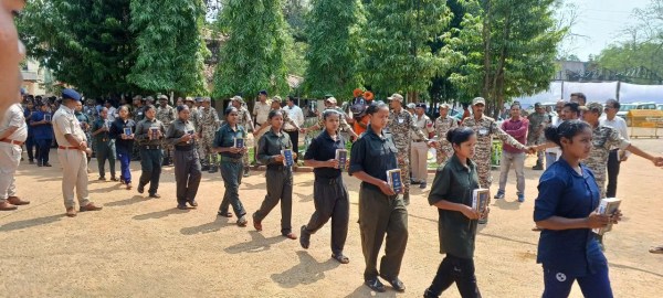 छत्तीसगढ़ में ऐतिहासिक सफलता! 210 माओवादियों ने किया सरेंडर, प्रमुख नेताओं ने भी हथियार छोड़े, Photo