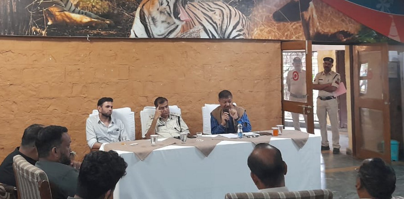 पुलिस अधीक्षक की अध्यक्षता में ताला में होटल एवं टैक्सी यूनियन की बैठक हुई, पर्यटन क्षेत्रों के विकास पर भी चर्चा की