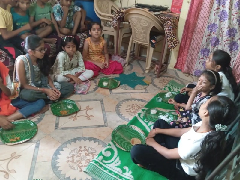 सुबह से देर शाम तक चली पूजा-अर्चना, अठवाईं चढ़ाकर मां को लगाया भोग