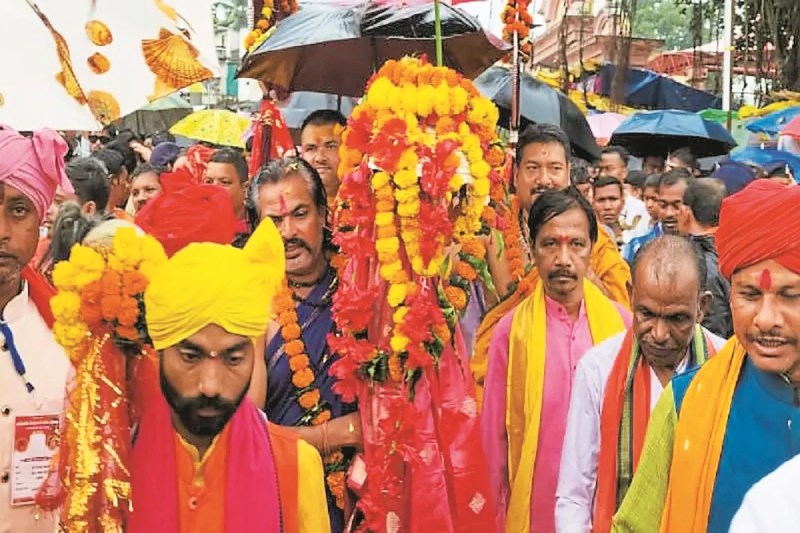 माँ दंतेश्वरी की डोली जगदलपुर के लिए रवाना (Photo source- Patrika)