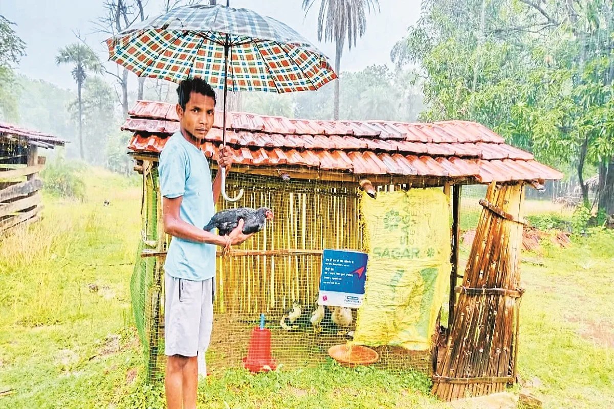 किसानों को मिला हस्तनिर्मित पोल्ट्री शेड का लाभ (Photo source- Patrika)