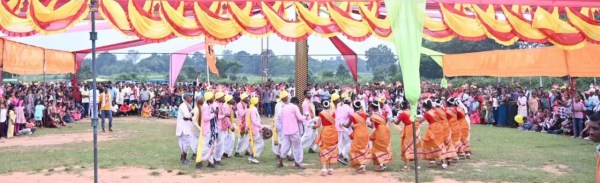 CG News: मंत्री राजवाड़े कर्मा नृत्य प्रतियोगिता में हुईं शामिल,देखें तस्वीरें