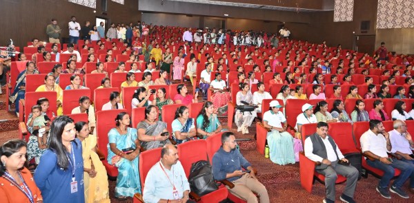 CM साय ने रायपुर में स्व-सहायता समूह की महिलाओं से की आत्मीय बातचीत, देखें Photo