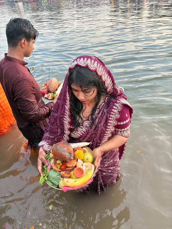 Chhath Puja 2025: छठ महापर्व का आज समापन, एफएम तड़का के RJ नरेंद्र पहुंचे महादेव घाट, छठ पूजा को लेकर की बातचीत, देखें 
