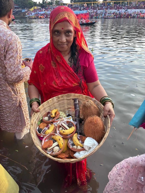 Chhath Puja 2025: छठ महापर्व का आज समापन, एफएम तड़का के RJ नरेंद्र पहुंचे महादेव घाट, छठ पूजा को लेकर की बातचीत, देखें 
