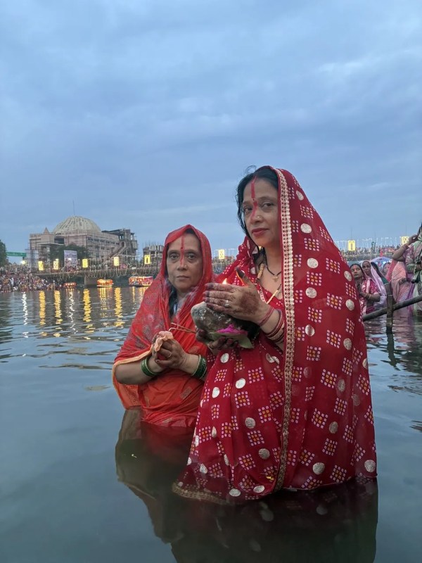 Chhath Puja 2025: छठ महापर्व का आज समापन, एफएम तड़का के RJ नरेंद्र पहुंचे महादेव घाट, छठ पूजा को लेकर की बातचीत, देखें 

