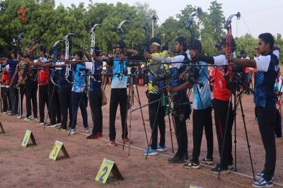 राज्य स्तरीय तीरंदाजी में प्रतियोगिता ने दिखाया दमखम The state level archery competition showed its strength.