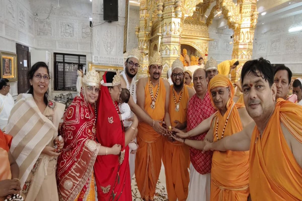 Mahavira Nirvana Festival kicks off, devotional sound echoed with 108 Riddhi Mantra Abhishek