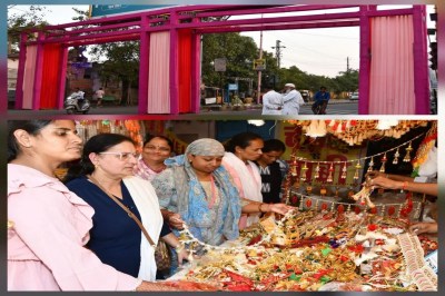 Due to Pushya Nakshatra, the markets were full of customers.