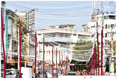 Markets are bustling with activity on Pushya Nakshatra, with customers flocking to shop.