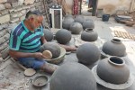 रोशनी होगी महंगी, दीपक बनाने के काम आने वाली मिट्टी के दाम बढ़े