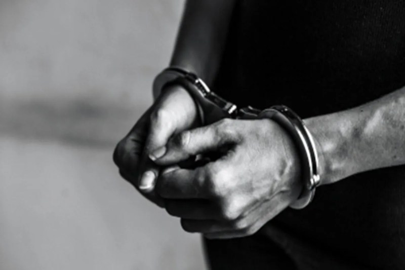 CG Crime: कोसमंदा के पूर्व सरपंच गौतम राठौर गिरफ्तार, 42 लाख रुपए की धोखाधड़ी का मामला