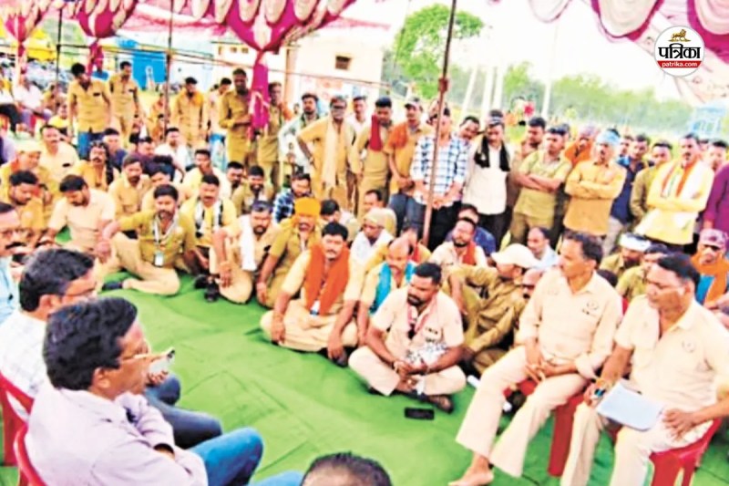 आश्वासन के बाद ड्राइवरों की हड़ताल हुई समाप्त(photo-patrika)