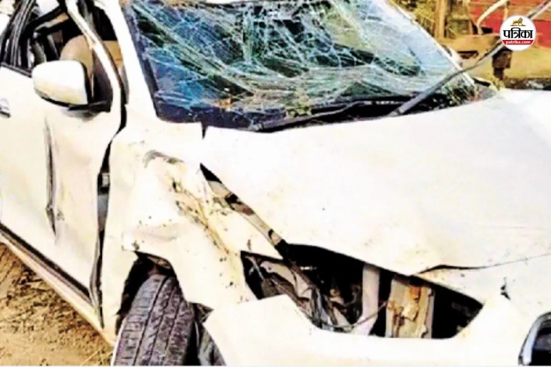 खतरनाक सफर (फोटो सोर्स- पत्रिका)