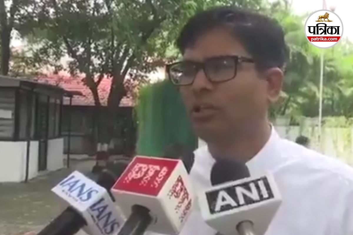 CG News: मोबाइल टावर और सुरक्षा मुद्दों पर वित्त मंत्री ने उठाए गंभीर विषय, देखें वीडियो